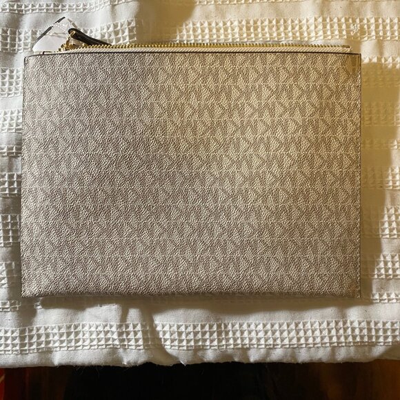 Michael Kors Jet Set Paris Travel Pouch Combo - Picture 3 of 10